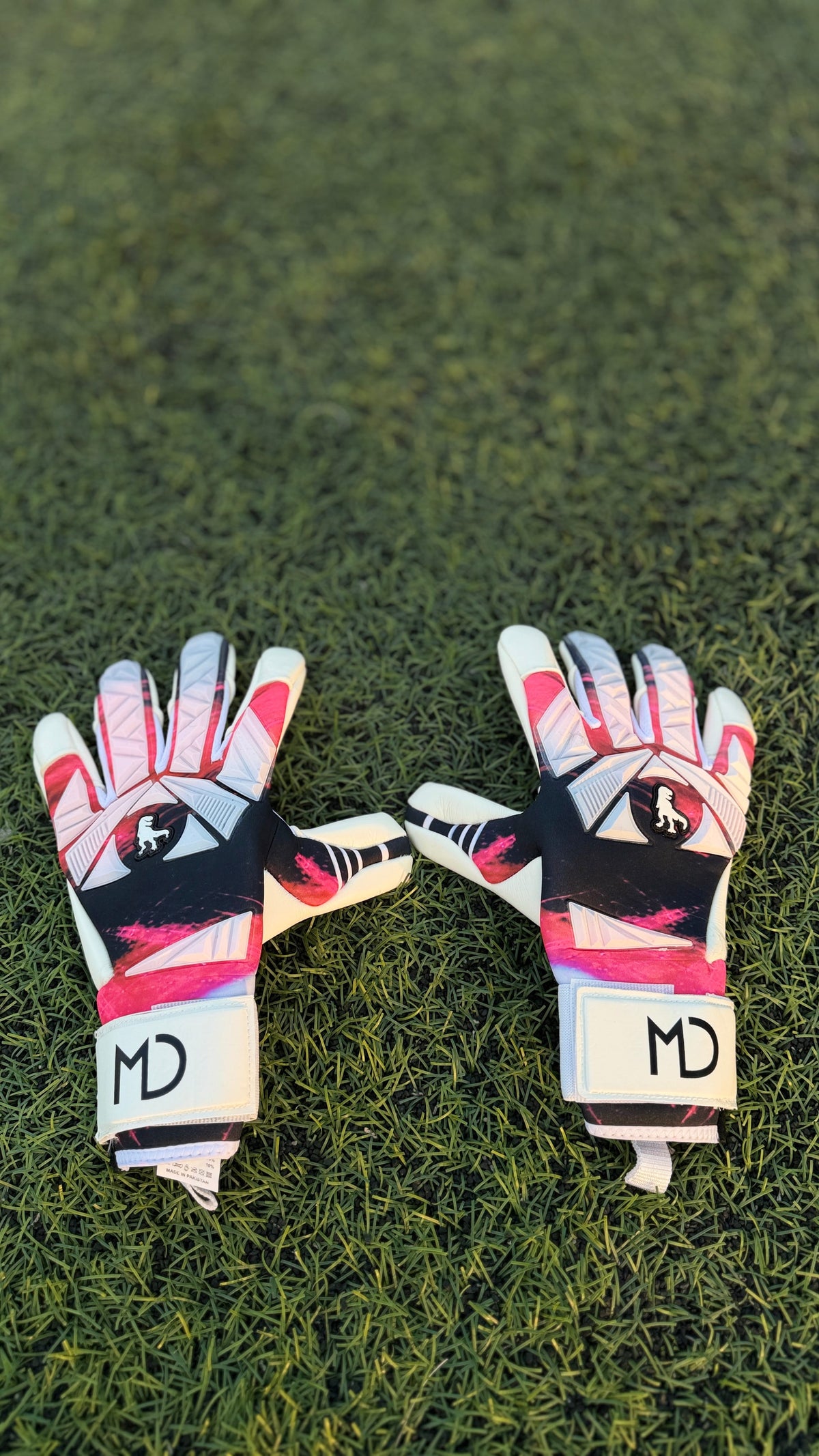 Goalkeeper Gloves — MD Pro, Finger Protection